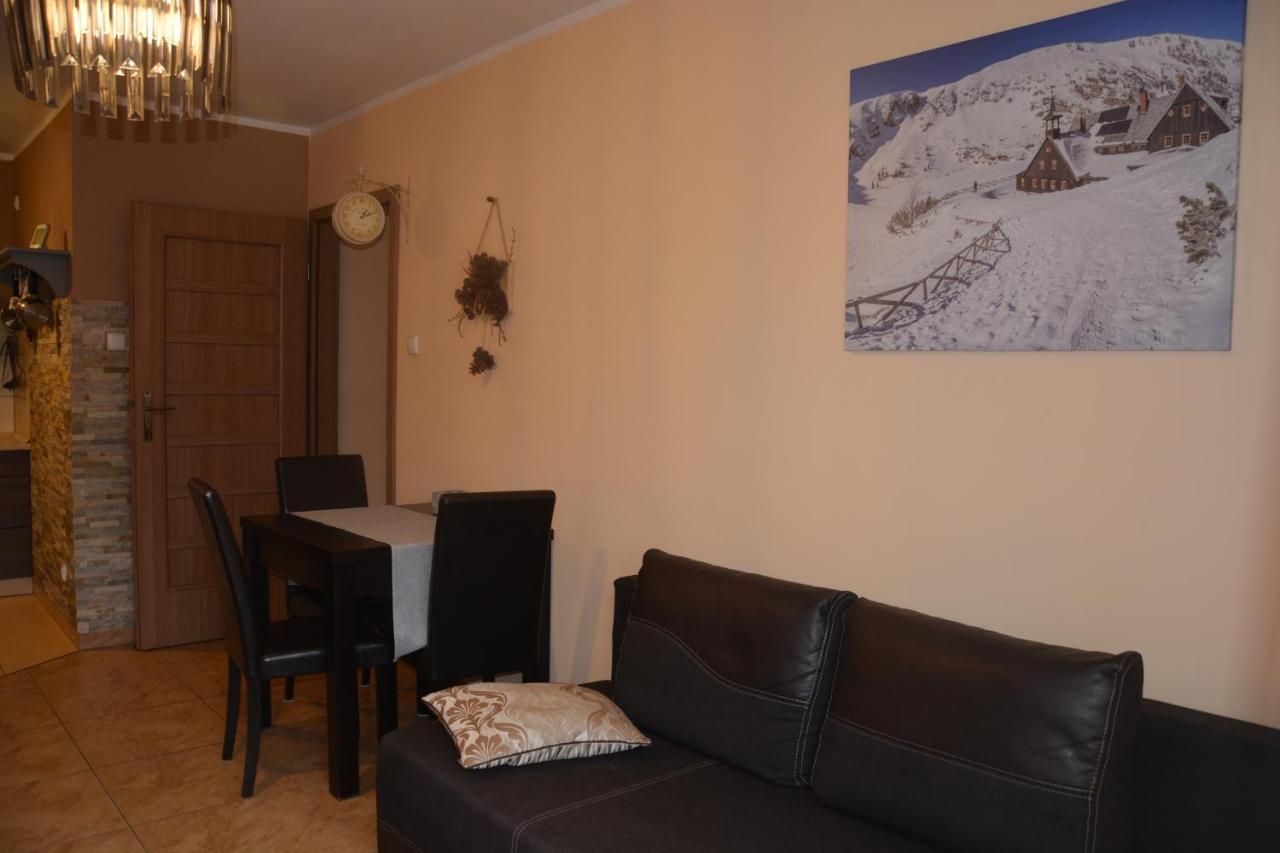 Apartament Czekoladowy Appartement Karpacz Buitenkant foto